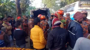 পাবনায় পৃথক সড়ক দুর্ঘটনায় তিনজন নিহত